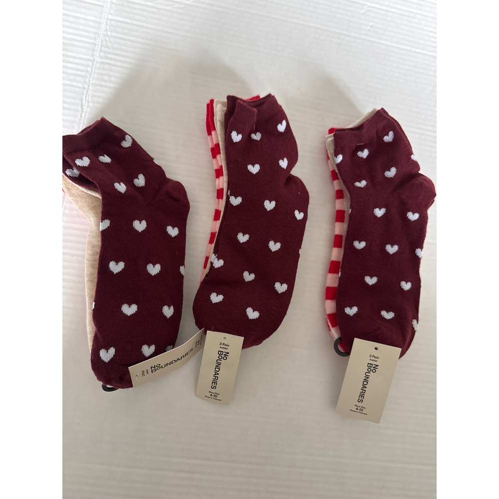No Boundaries Women Ankle Socks 9 Pair Hearts Gingham Burgundy Red Size 4-10